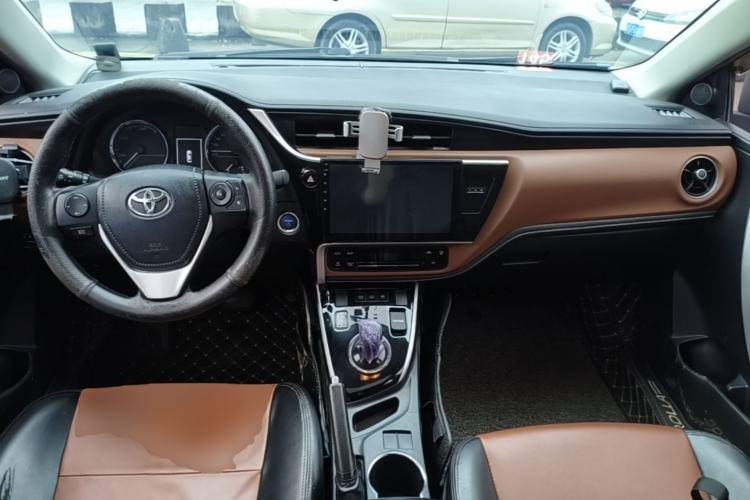 Used Toyota Corolla Hybrid E+ 2019 1.8L E-CVT Leading Edition Center Console