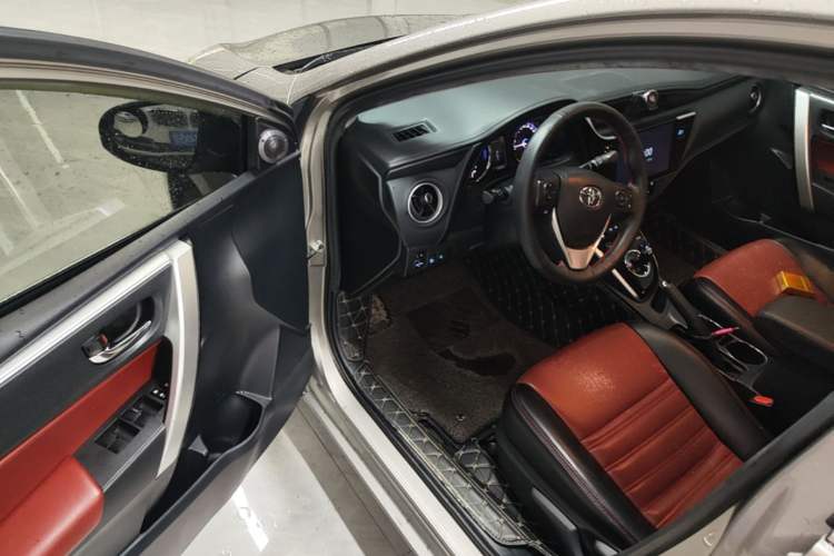 Used Toyota Corolla Hybrid E+ 2019 1.8L E-CVT Leading Edition Driver Seat