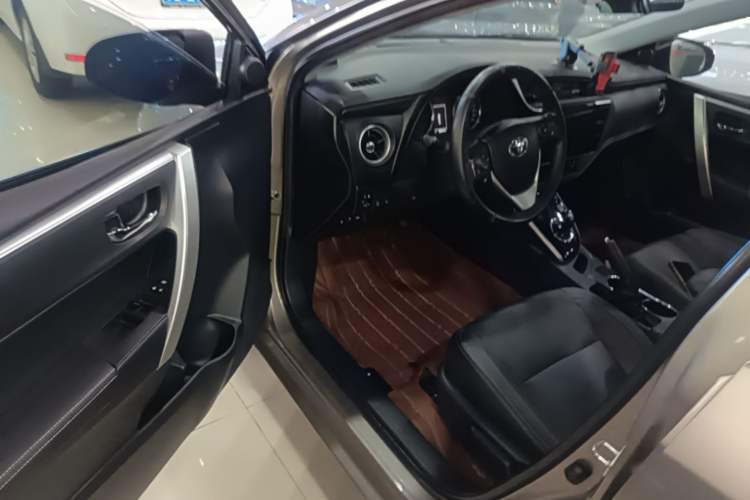 Used Toyota Corolla Hybrid E+ 2019 1.8L E-CVT Luxury Edition Driver Seat