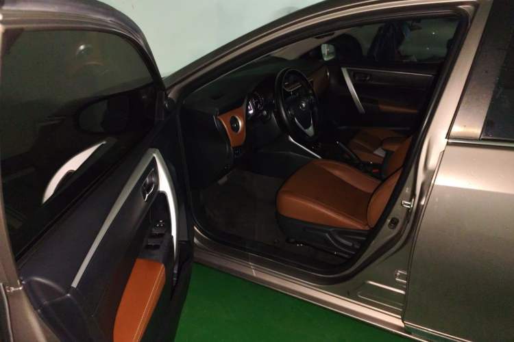 Used Toyota Corolla Hybrid E+ 2019 1.8L E-CVT Luxury Edition Driver Seat