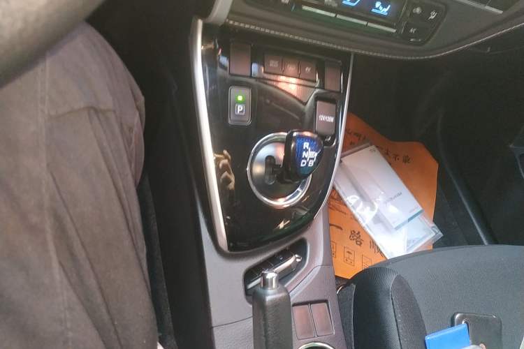 Used Toyota Corolla Hybrid E+ 2019 1.8L E-CVT Leading Edition Gear Lever