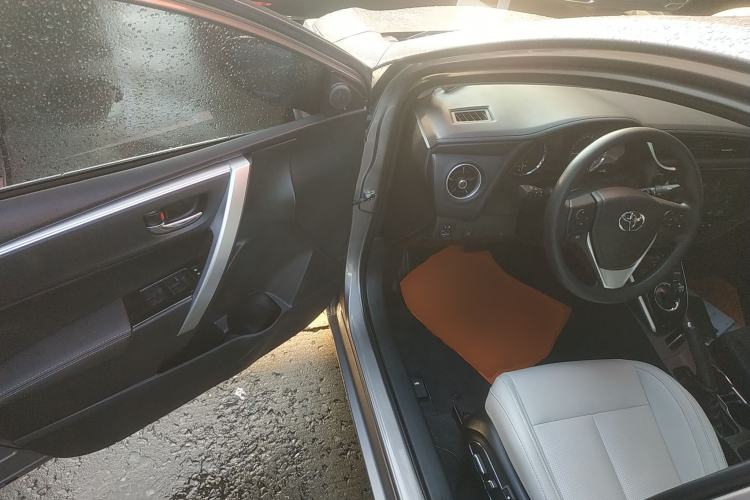 Used Toyota Corolla Hybrid E+ 2019 1.8L E-CVT Leading Edition Interior 3