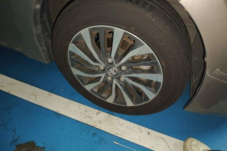 Used Toyota Corolla Hybrid E+ 2019 1.8L E-CVT Luxury Edition Right Front Wheel Hub