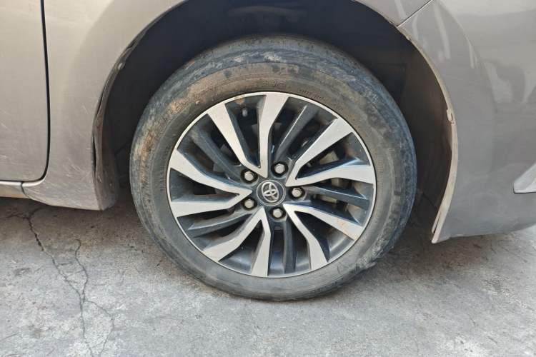 Used Toyota Corolla Hybrid E+ 2019 1.8L E-CVT Leading Edition Right Front Wheel Hub