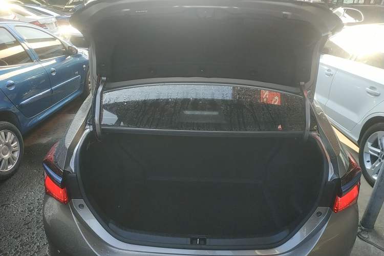 Used Toyota Corolla Hybrid E+ 2019 1.8L E-CVT Leading Edition Trunk