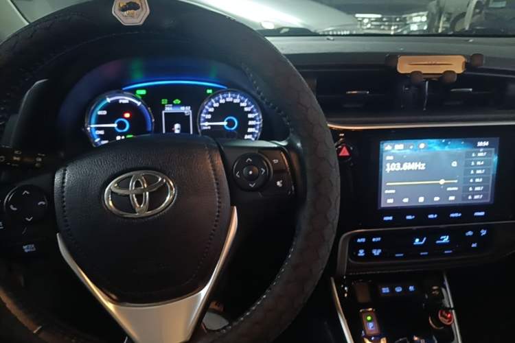 Used Toyota Corolla Hybrid E+ 2019 1.8L E-CVT Luxury Edition Center Console