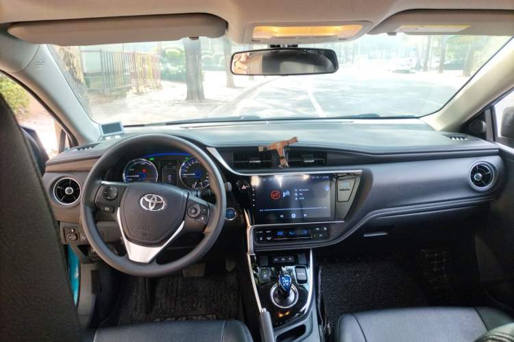 Used Toyota Corolla Hybrid E+ 2019 1.8L E-CVT Leading Edition Center Console