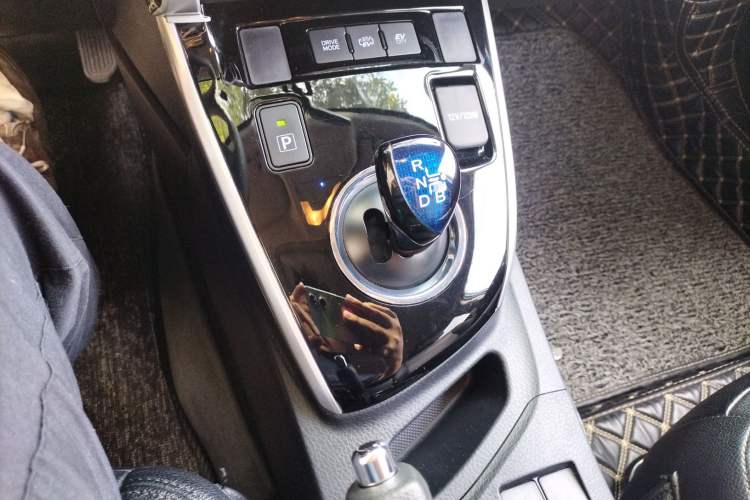 Used Toyota Corolla Hybrid E+ 2019 1.8L E-CVT Leading Edition Gear Lever