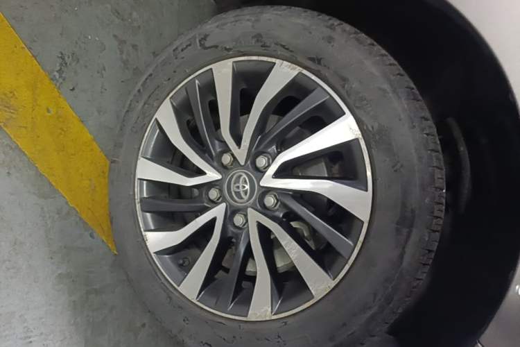 Used Toyota Corolla Hybrid E+ 2019 1.8L E-CVT Luxury Edition Right Front Wheel Hub