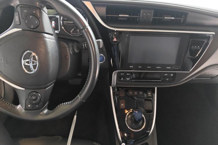 Used Toyota Corolla Hybrid E+ 2019 1.8L E-CVT Luxury Edition Center Console