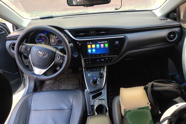 Used Toyota Corolla Hybrid E+ 2019 1.8L E-CVT Luxury Edition Center Console