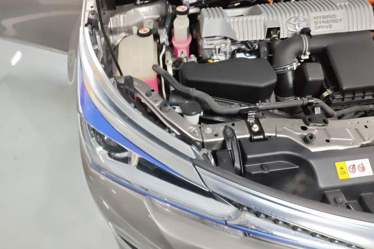 Used Toyota Corolla Hybrid E+ 2019 1.8L E-CVT Luxury Edition Engine Bay Right