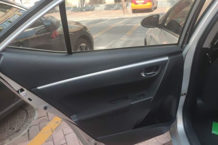 Used Toyota Corolla Hybrid E+ 2019 1.8L E-CVT Leading Edition Interior 5