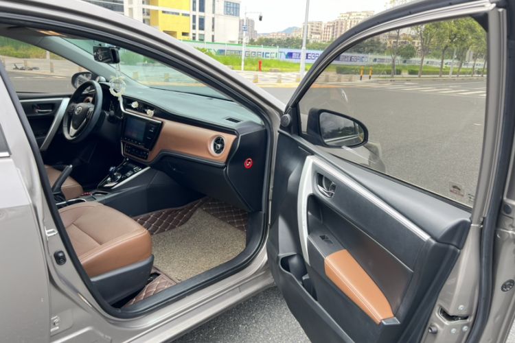 Used Toyota Corolla Hybrid E+ 2019 1.8L E-CVT Luxury Edition Right Front Seat