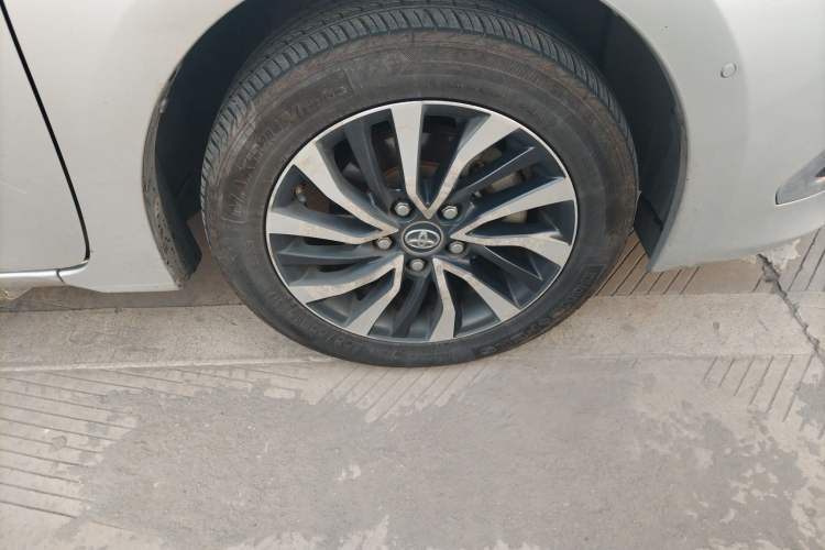 Used Toyota Corolla Hybrid E+ 2019 1.8L E-CVT Leading Edition Right Front Wheel Hub