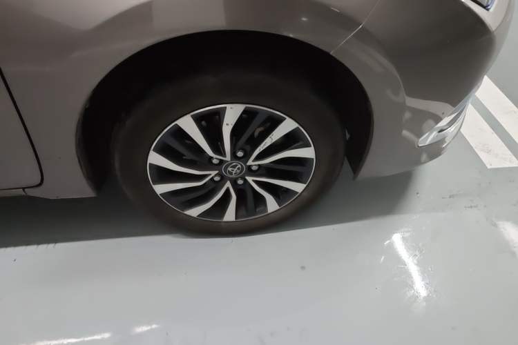 Used Toyota Corolla Hybrid E+ 2019 1.8L E-CVT Luxury Edition Right Front Wheel Hub