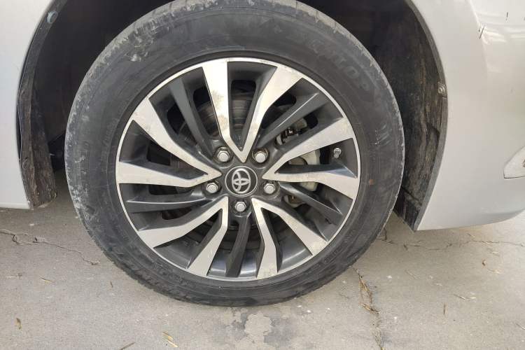 Used Toyota Corolla Hybrid E+ 2019 1.8L E-CVT Luxury Edition Right Front Wheel Hub