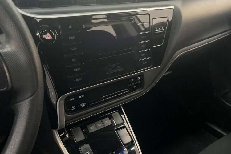 Used Toyota Corolla Hybrid E+ 2019 1.8L E-CVT Leading Edition Audio And AC Panel