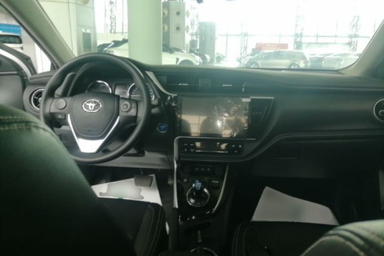 Used Toyota Corolla Hybrid E+ 2019 1.8L E-CVT Leading Edition Center Console