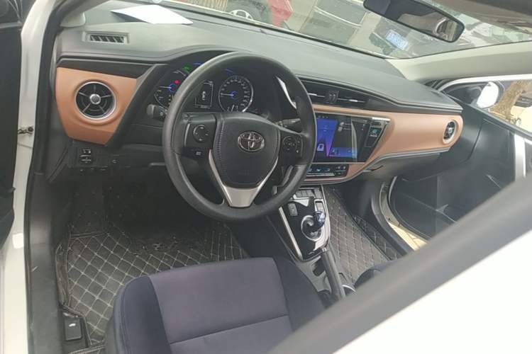 Used Toyota Corolla Hybrid E+ 2019 1.8L E-CVT Leading Edition Center Console