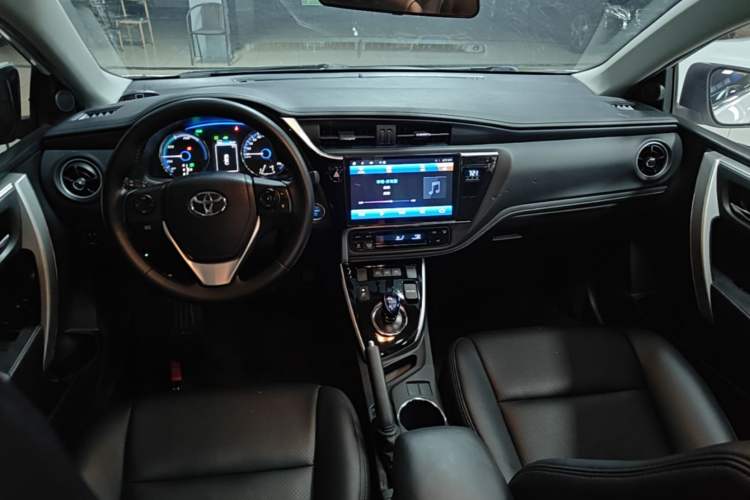 Used Toyota Corolla Hybrid E+ 2019 1.8L E-CVT Leading Edition Center Console