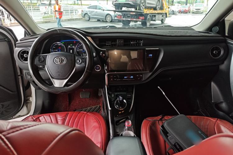 Used Toyota Corolla Hybrid E+ 2019 1.8L E-CVT Leading Edition Center Console