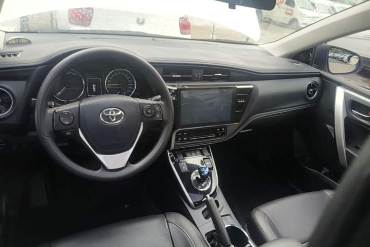 Used Toyota Corolla Hybrid E+ 2019 1.8L E-CVT Leading Edition Center Console
