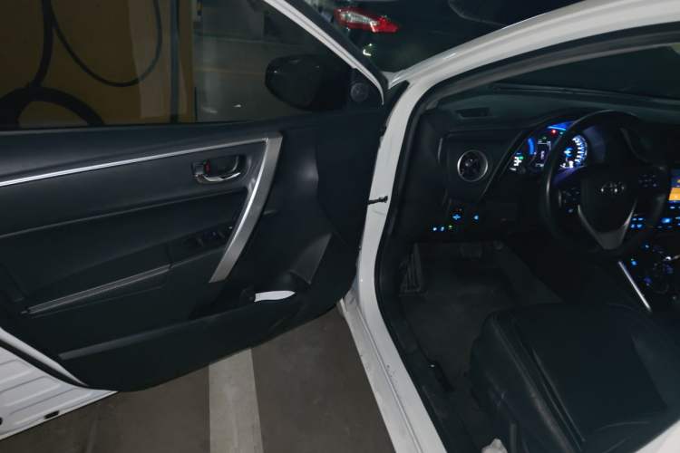 Used Toyota Corolla Hybrid E+ 2019 1.8L E-CVT Luxury Edition Driver Seat