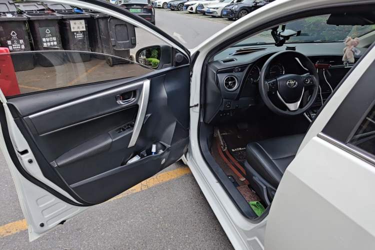 Used Toyota Corolla Hybrid E+ 2019 1.8L E-CVT Leading Edition Driver Seat
