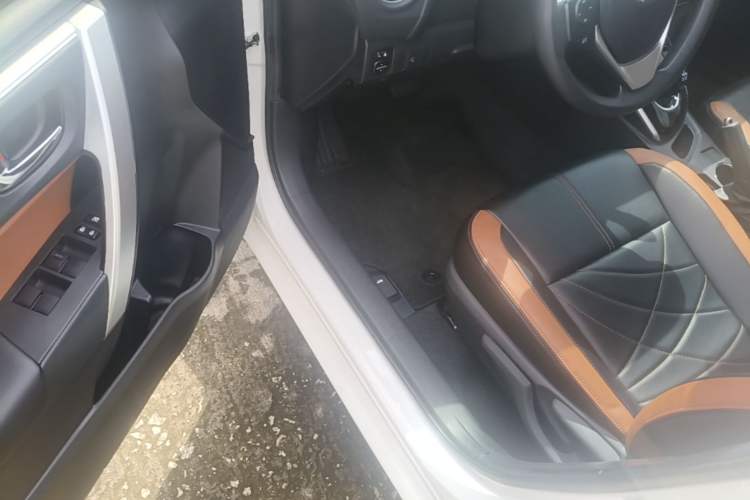 Used Toyota Corolla Hybrid E+ 2019 1.8L E-CVT Leading Edition Driver Seat