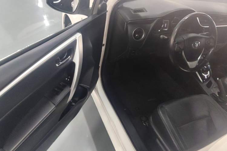 Used Toyota Corolla Hybrid E+ 2019 1.8L E-CVT Luxury Edition Driver Seat