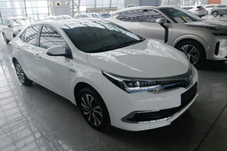 Used Toyota Corolla Hybrid E+ 2019 1.8L E-CVT Leading Edition Front Right 45 Deg