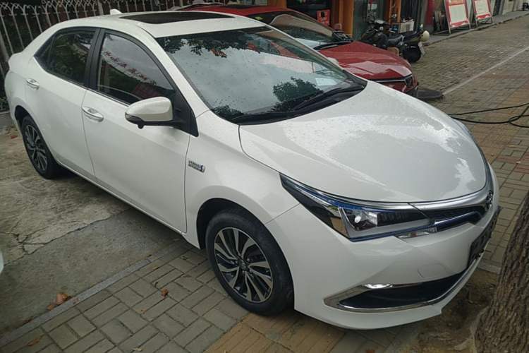 Used Toyota Corolla Hybrid E+ 2019 1.8L E-CVT Leading Edition Front Right 45 Deg