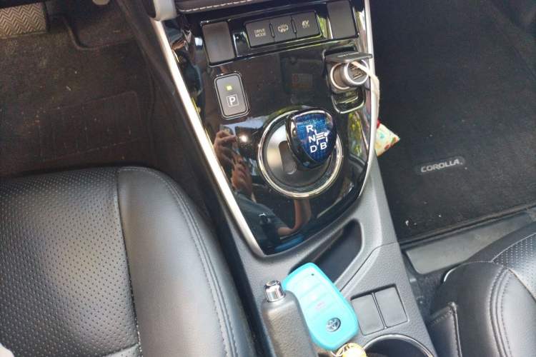 Used Toyota Corolla Hybrid E+ 2019 1.8L E-CVT Leading Edition Gear Lever