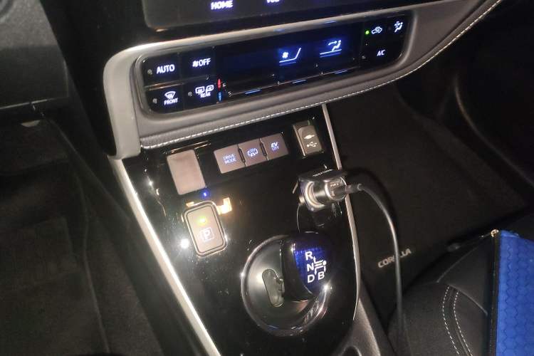 Used Toyota Corolla Hybrid E+ 2019 1.8L E-CVT Luxury Edition Gear Lever