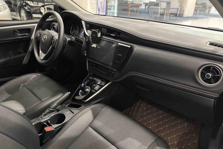 Used Toyota Corolla Hybrid E+ 2019 1.8L E-CVT Leading Edition Interior 3