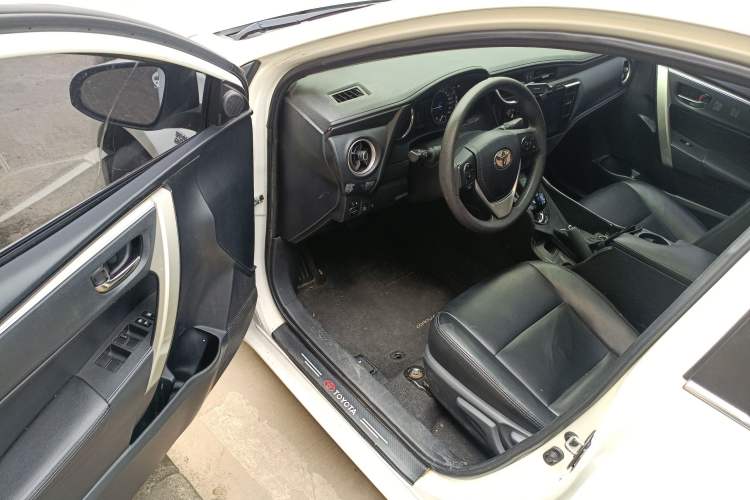 Used Toyota Corolla Hybrid E+ 2019 1.8L E-CVT Leading Edition Interior 3