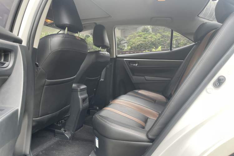Used Toyota Corolla Hybrid E+ 2019 1.8L E-CVT Leading Edition Interior 3