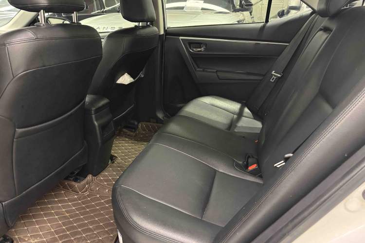 Used Toyota Corolla Hybrid E+ 2019 1.8L E-CVT Leading Edition Interior 5