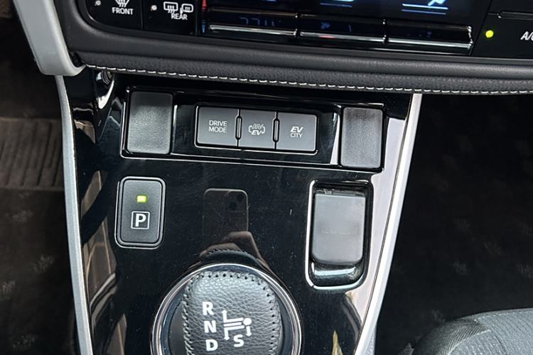 Used Toyota Corolla Hybrid E+ 2019 1.8L E-CVT Leading Edition Interior 6