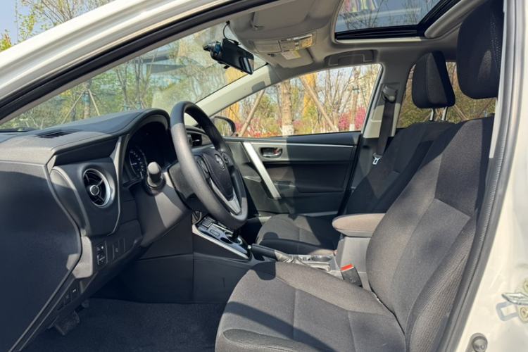 Used Toyota Corolla Hybrid E+ 2019 1.8L E-CVT Leading Edition Interior 6