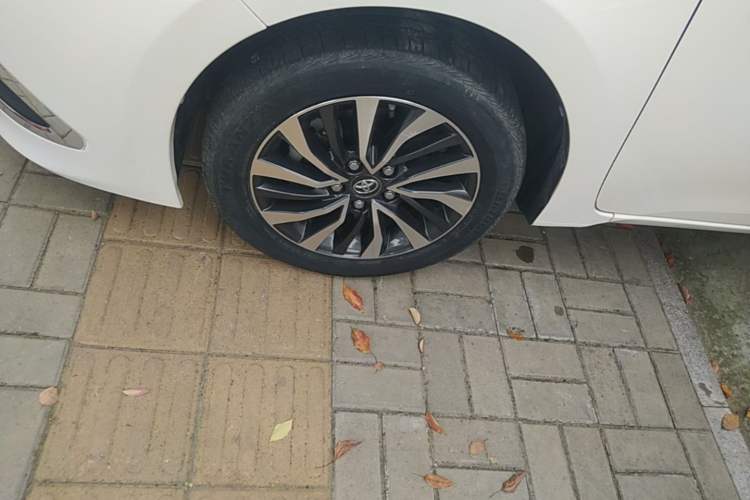 Used Toyota Corolla Hybrid E+ 2019 1.8L E-CVT Leading Edition Left Front Wheel Hub