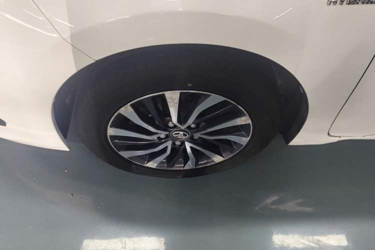 Used Toyota Corolla Hybrid E+ 2019 1.8L E-CVT Luxury Edition Left Front Wheel Hub