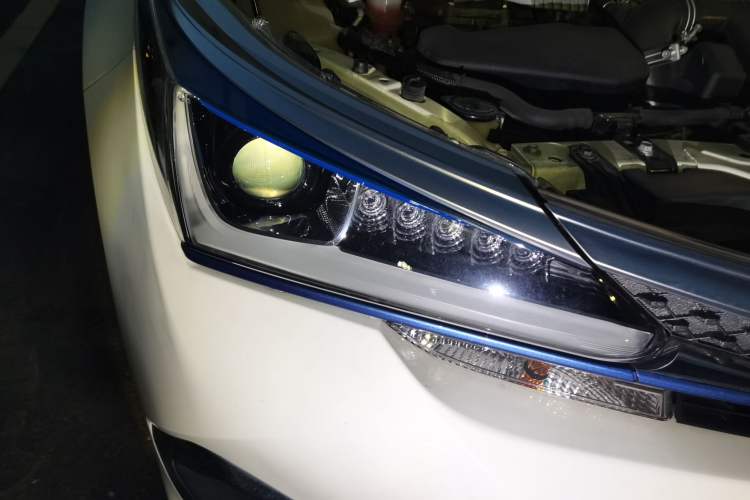 Used Toyota Corolla Hybrid E+ 2019 1.8L E-CVT Leading Edition Right Front Headlight