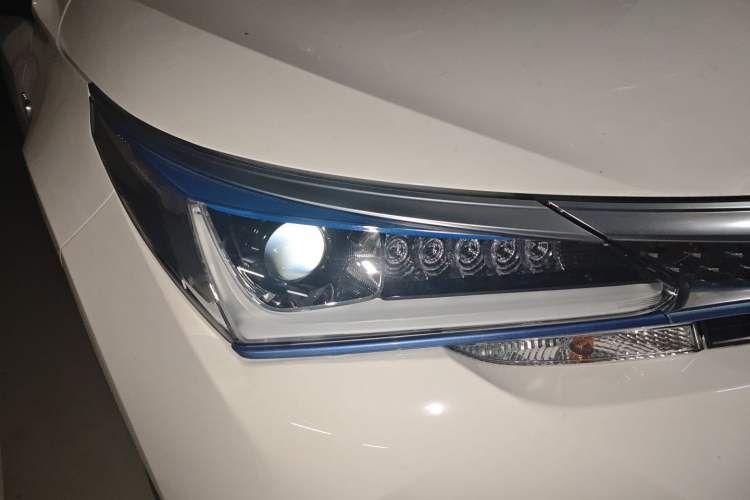 Used Toyota Corolla Hybrid E+ 2019 1.8L E-CVT Leading Edition Right Front Headlight