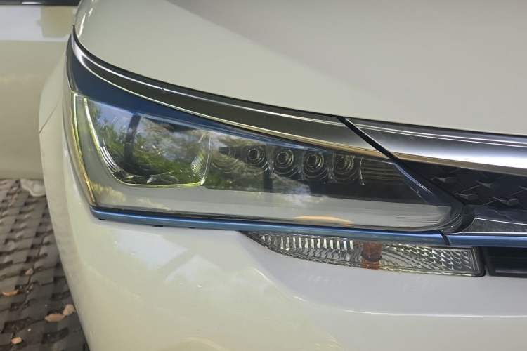 Used Toyota Corolla Hybrid E+ 2019 1.8L E-CVT Leading Edition Right Front Headlight
