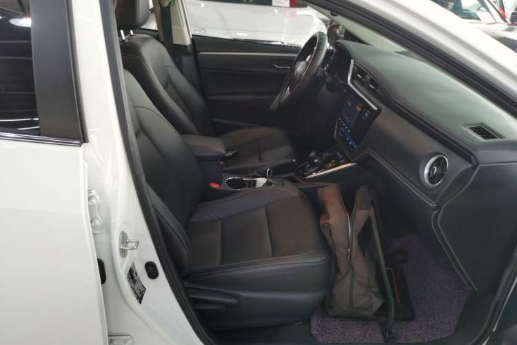 Used Toyota Corolla Hybrid E+ 2019 1.8L E-CVT Luxury Edition Right Front Seat