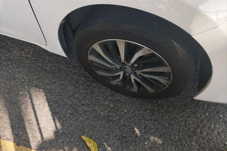 Used Toyota Corolla Hybrid E+ 2019 1.8L E-CVT Leading Edition Right Front Wheel Hub
