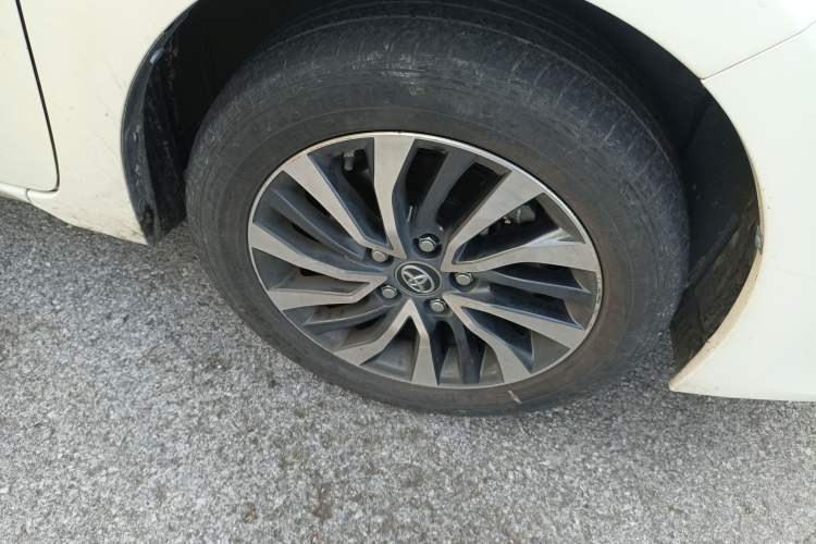 Used Toyota Corolla Hybrid E+ 2019 1.8L E-CVT Leading Edition Right Front Wheel Hub