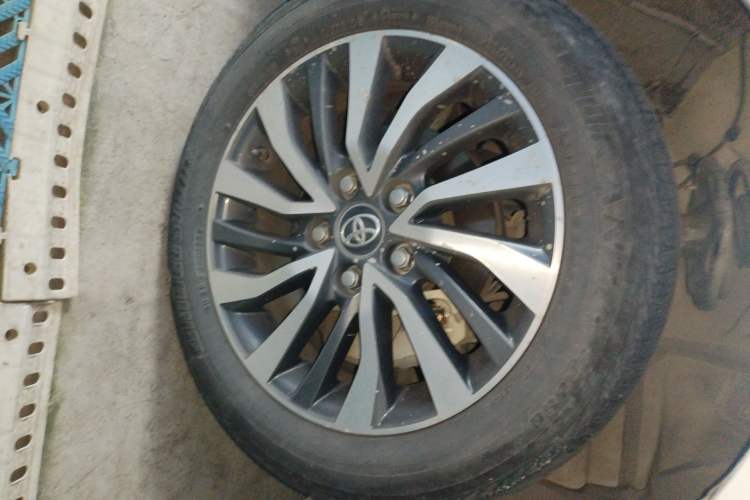 Used Toyota Corolla Hybrid E+ 2019 1.8L E-CVT Leading Edition Right Front Wheel Hub